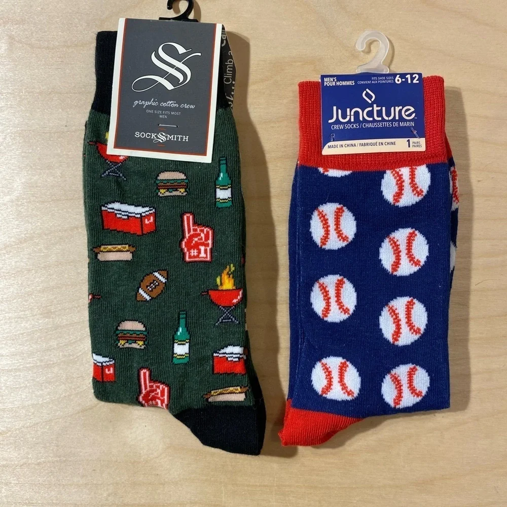 Two pair Men’s Graphic Socks Size 6-12 (DV)